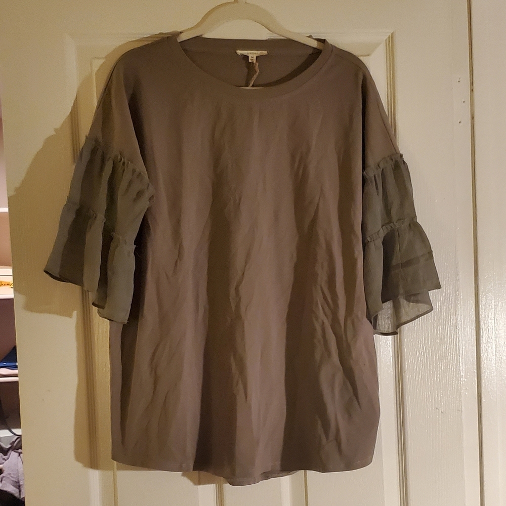 Easel: Olive Green Contrast Sleeve Top